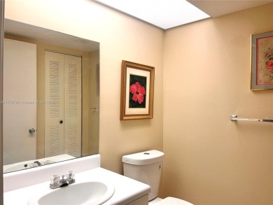 IMPECCABLE UNIT IN THE HEART OF PEMBROKE PINES, RESORT STYLE!! on Flamingo Lakes Country Club in Florida - for sale on GolfHomes.com, golf home, golf lot