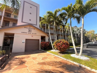 IMPECCABLE UNIT IN THE HEART OF PEMBROKE PINES, RESORT STYLE!! on Flamingo Lakes Country Club in Florida - for sale on GolfHomes.com, golf home, golf lot