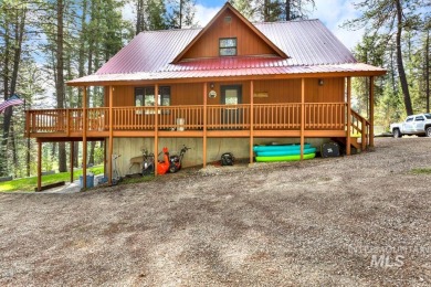 Enjoy your very own 3-bedroom 3-bathroom retreat above the 14th on Terrace Lakes Golf Resort in Idaho - for sale on GolfHomes.com, golf home, golf lot