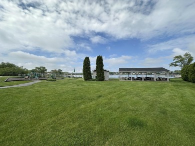 Gorgeous and well maintained 2, 1.75 Bath is now on the market! on Lakes of the Four Seasons Country Club in Indiana - for sale on GolfHomes.com, golf home, golf lot