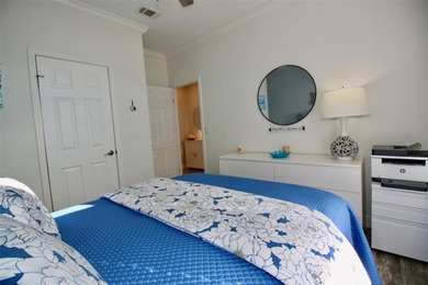 **GOLDEN GATE'S TAJ MAHAL** Magnificent 2 bedroom, 2 full bath on Mainlands Golf Club in Florida - for sale on GolfHomes.com, golf home, golf lot