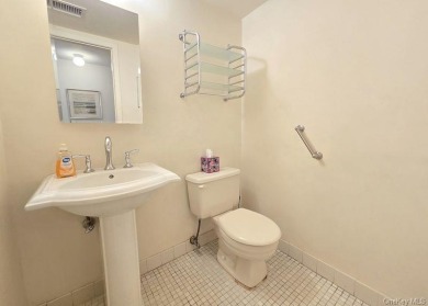 Well-maintained Malibu model corner unit located in the on Bretton Woods Country Club in New York - for sale on GolfHomes.com, golf home, golf lot
