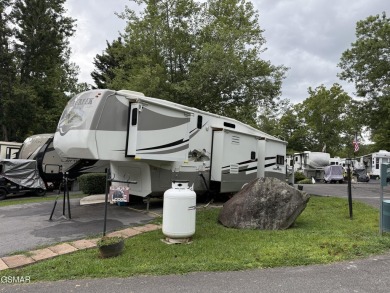 AMAZING...a beautiful corner RV lot with an immaculate 2007 on Bent Creek Golf Course in Tennessee - for sale on GolfHomes.com, golf home, golf lot