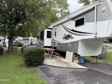 AMAZING...a beautiful corner RV lot with an immaculate 2007 on Bent Creek Golf Course in Tennessee - for sale on GolfHomes.com, golf home, golf lot