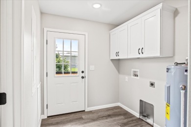 Beautiful New Construction in Lake Tansi! This 2 bed / 2 bath on Lake Tansi Village Country Club in Tennessee - for sale on GolfHomes.com, golf home, golf lot