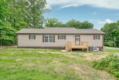 Beautiful New Construction in Lake Tansi! This 2 bed / 2 bath on Lake Tansi Village Country Club in Tennessee - for sale on GolfHomes.com, golf home, golf lot