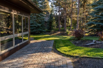 Nestled on a quiet cul-de-sac along the 18th fairway, this on Awbrey Glen Golf Club in Oregon - for sale on GolfHomes.com, golf home, golf lot