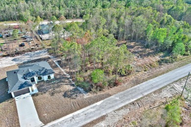 Exclusively presented by Sunland Real Estate: This is an on Mirror Lakes Golf Club in Florida - for sale on GolfHomes.com, golf home, golf lot