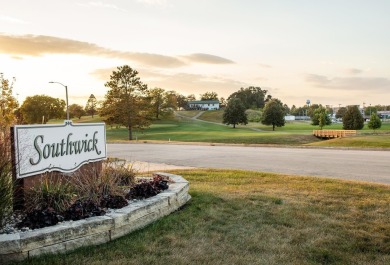 Enjoy golf course living with this charming 2-bedroom condo on Waverly Municipal Golf Course in Iowa - for sale on GolfHomes.com, golf home, golf lot