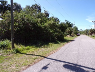 This lot is on a quiet street that would be a great place to on Bobcat Trail Golf Club in Florida - for sale on GolfHomes.com, golf home, golf lot