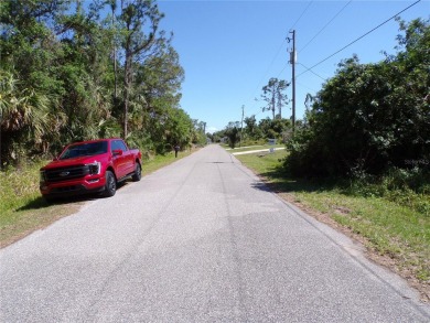 This lot is on a quiet street that would be a great place to on Bobcat Trail Golf Club in Florida - for sale on GolfHomes.com, golf home, golf lot