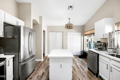 Spacious tri-level in the heart of Ahwatukee with 5 bedrooms, 3 on Ahwatukee Country Club in Arizona - for sale on GolfHomes.com, golf home, golf lot