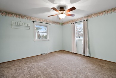 WELL LOVED AND MAINTAINED by the same owners for many years!!! on Lakes of the Four Seasons Country Club in Indiana - for sale on GolfHomes.com, golf home, golf lot