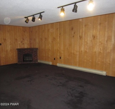 This beautiful single family home is located in a private gated on The Hideout Golf in Pennsylvania - for sale on GolfHomes.com, golf home, golf lot