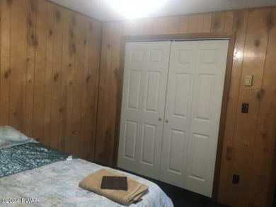 This beautiful single family home is located in a private gated on The Hideout Golf in Pennsylvania - for sale on GolfHomes.com, golf home, golf lot