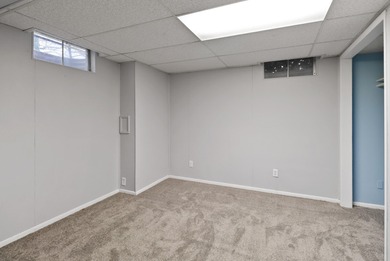 WELL LOVED AND MAINTAINED by the same owners for many years!!! on Lakes of the Four Seasons Country Club in Indiana - for sale on GolfHomes.com, golf home, golf lot