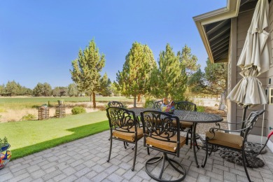 Beautiful SINGLE LEVEL home strategically situated fronting the on Eagle Crest Golf Resort - Resort Course in Oregon - for sale on GolfHomes.com, golf home, golf lot