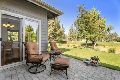 Beautiful SINGLE LEVEL home strategically situated fronting the on Eagle Crest Golf Resort - Resort Course in Oregon - for sale on GolfHomes.com, golf home, golf lot