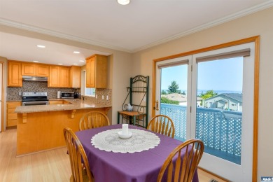 This beautifully maintained 3-bedroom, 3-bathroom residence on Peninsula Golf Club Inc. in Washington - for sale on GolfHomes.com, golf home, golf lot