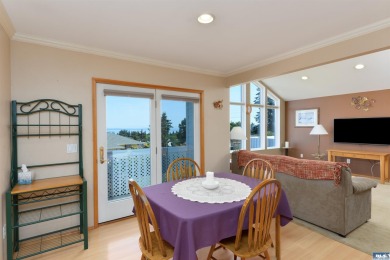 This beautifully maintained 3-bedroom, 3-bathroom residence on Peninsula Golf Club Inc. in Washington - for sale on GolfHomes.com, golf home, golf lot