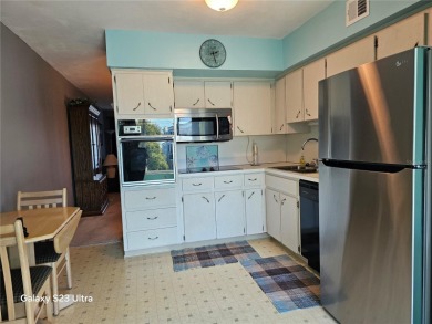 Comfortable and warm. This condo is a wonderful place to call on On Top Of The World Golf Course in Florida - for sale on GolfHomes.com, golf home, golf lot