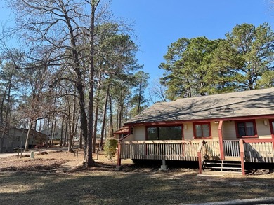 Welcome to 622 Players Place in Rayburn Country -- a beautifully on Rayburn Country Club in Texas - for sale on GolfHomes.com, golf home, golf lot