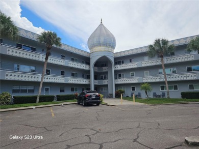 Comfortable and warm. This condo is a wonderful place to call on On Top Of The World Golf Course in Florida - for sale on GolfHomes.com, golf home, golf lot