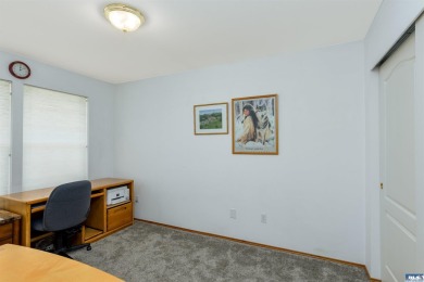 This beautifully maintained 3-bedroom, 3-bathroom residence on Peninsula Golf Club Inc. in Washington - for sale on GolfHomes.com, golf home, golf lot