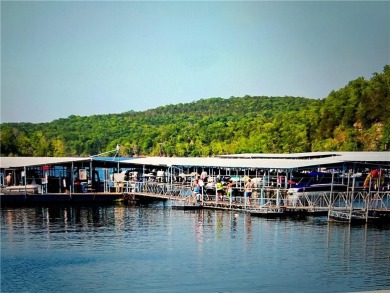 Flat Commercial Lot .4 Miles from Holiday Island Marina! on Holiday Island Executive Golf Course in Arkansas - for sale on GolfHomes.com, golf home, golf lot