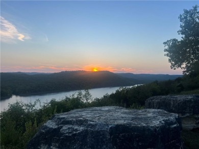 Flat Commercial Lot .4 Miles from Holiday Island Marina! on Holiday Island Executive Golf Course in Arkansas - for sale on GolfHomes.com, golf home, golf lot