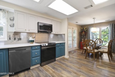 Welcome to 135 Evian at Shipyard - a coastal, 2BD/2BA top-floor on Shipyard Golf Club in South Carolina - for sale on GolfHomes.com, golf home, golf lot