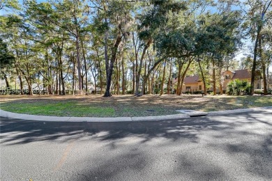 Private homesite on a peaceful cul-de-sac, surrounded by mature on Belfair Golf Club in South Carolina - for sale on GolfHomes.com, golf home, golf lot