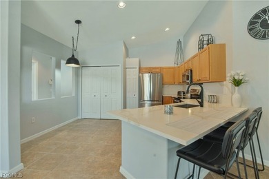 LARGE 1,558SF UPSTAIRS END UNIT OFFERED TURN-KEY NICELY on Colonial Country Club in Florida - for sale on GolfHomes.com, golf home, golf lot