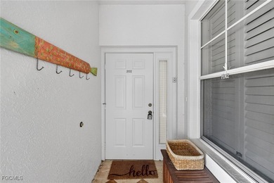 This 3-bedroom, 2-bath, 1,499-square-foot second-floor condo is on Lexington Country Club in Florida - for sale on GolfHomes.com, golf home, golf lot