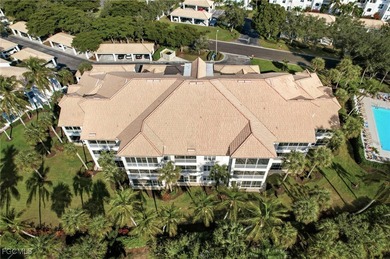 This 3-bedroom, 2-bath, 1,499-square-foot second-floor condo is on Lexington Country Club in Florida - for sale on GolfHomes.com, golf home, golf lot