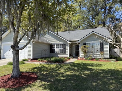 Location, Convenience & Easy Living - This one checks every box! on Shadowmoss Plantation Golf Club in South Carolina - for sale on GolfHomes.com, golf home, golf lot