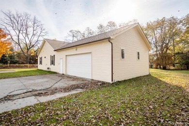 Welcome to this charming 3-bedroom, 2.5-bath home, ready for you on Lakelands Golf and Country Club in Michigan - for sale on GolfHomes.com, golf home, golf lot