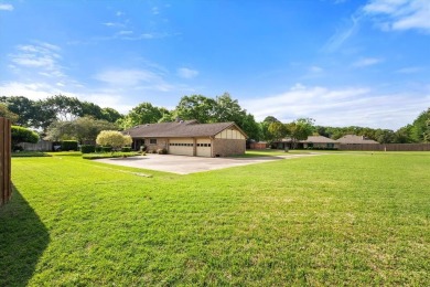 This lovely one owner home awaits it's new owners! Beautifully on Texas Rangers Golf Club  in Texas - for sale on GolfHomes.com, golf home, golf lot