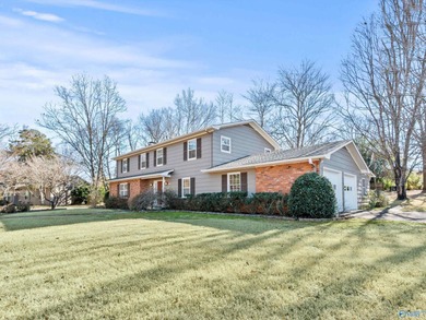 This spacious, immaculately maintained 5BR/2.5BA home is located on Point Mallard Golf Course in Alabama - for sale on GolfHomes.com, golf home, golf lot