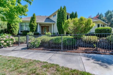 EXPERIENCE LUXURY LIVING ON THE GOLF COURSE in the highly on Rogue Valley Country Club in Oregon - for sale on GolfHomes.com, golf home, golf lot