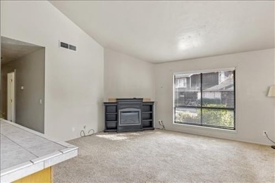 Cozy Condo Retreat! Welcome to this delightful 3BD / 2BA on Oak Tree Country Club in California - for sale on GolfHomes.com, golf home, golf lot