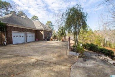 WOW! Welcome Home ! One level home with over 2,700 sq.ft. on on Heatherwood Golf and Country Club  in Alabama - for sale on GolfHomes.com, golf home, golf lot