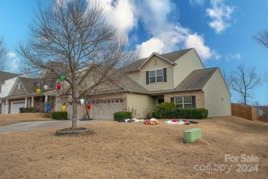 Welcome to Fort Mill! This home offers a spacious open layout, a on Regent Park Golf Club in South Carolina - for sale on GolfHomes.com, golf home, golf lot