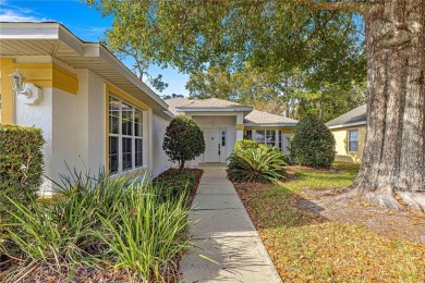 Beautifully remodeled two bedroom home in desirable Oak Run on Royal Oaks Golf Club in Florida - for sale on GolfHomes.com, golf home, golf lot