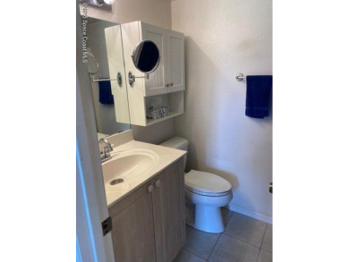 Sun N Green- Melbourne's Premier 55t Complex. Move in ready on Mallards Landing Golf Course in Florida - for sale on GolfHomes.com, golf home, golf lot