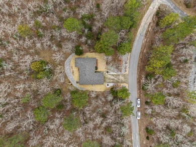 Enjoy Village living in this move-in ready home ideally located on Ponce De Leon Golf Course in Arkansas - for sale on GolfHomes.com, golf home, golf lot