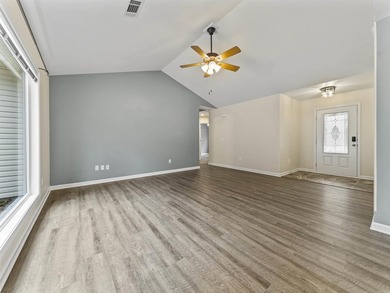 Enjoy Village living in this move-in ready home ideally located on Ponce De Leon Golf Course in Arkansas - for sale on GolfHomes.com, golf home, golf lot