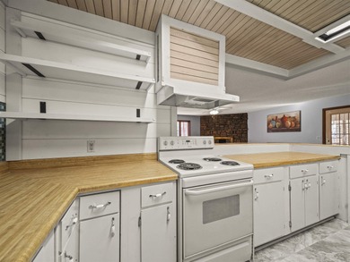 This Cooper-built 2bed-2bath renovation highlights the solid on Cortez Golf Course in Arkansas - for sale on GolfHomes.com, golf home, golf lot