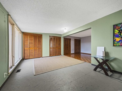 This Cooper-built 2bed-2bath renovation highlights the solid on Cortez Golf Course in Arkansas - for sale on GolfHomes.com, golf home, golf lot