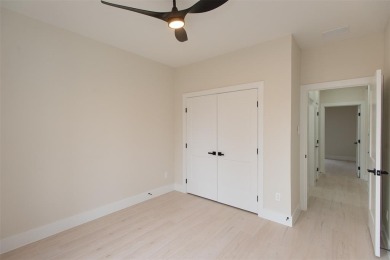 Rewrite using 1000 characters or less: Seller offering $5,000 in on Cedar Creek Country Club in Texas - for sale on GolfHomes.com, golf home, golf lot